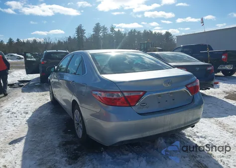2015 Toyota Camry Le z USA, uszkodzony, nr VIN 4T1BF1FK5FU001891
